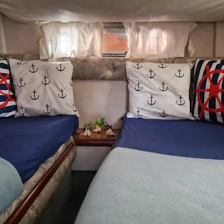 Hotel na wodzie Sea & Tasty - Boat House