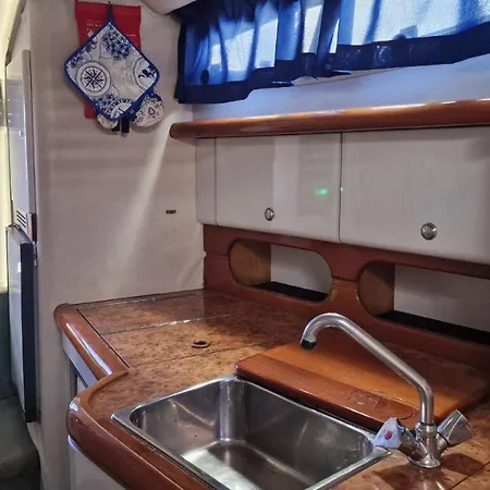 Hotel na wodzie Sea & Tasty - Boat House Ponta Delgada