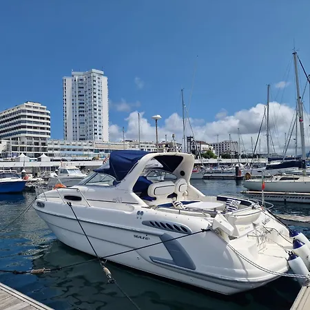 Sea & Tasty - Boat House Hotel na wodzie *