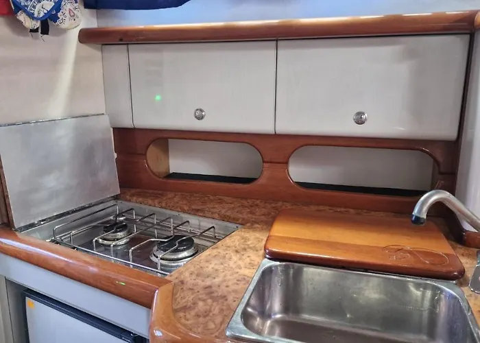 Botel Sea & Tasty - Boat House *