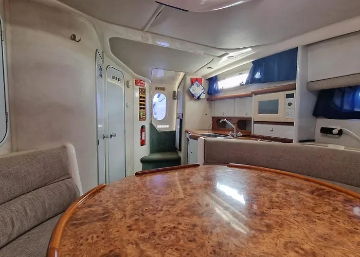 Sea & Tasty - Boat House Botel Ponta Delgada