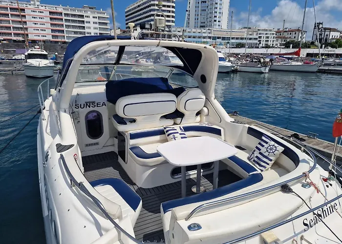 Sea & Tasty - Boat House Botel Ponta Delgada